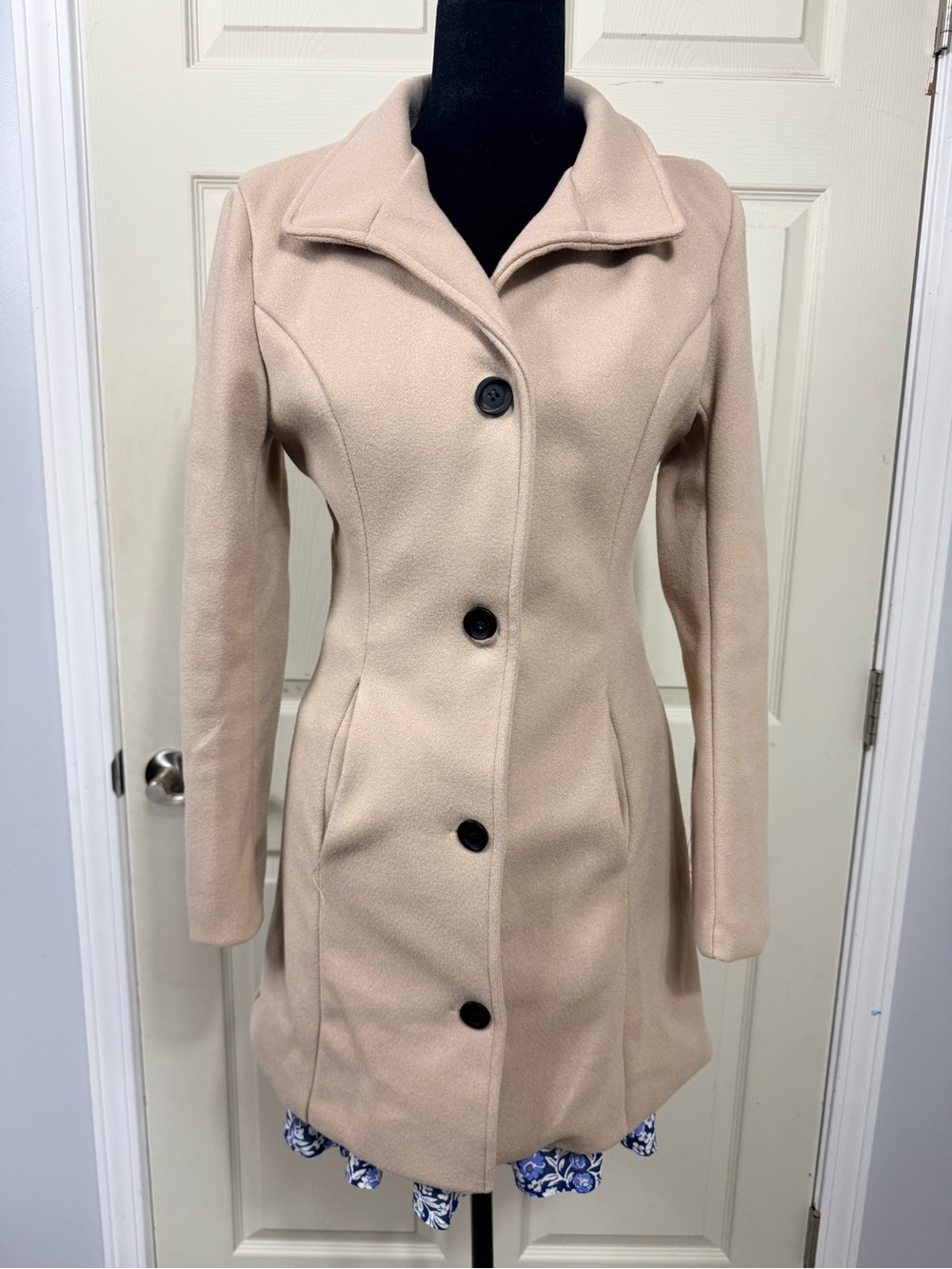 FME Women’s Beige Coat NWOT